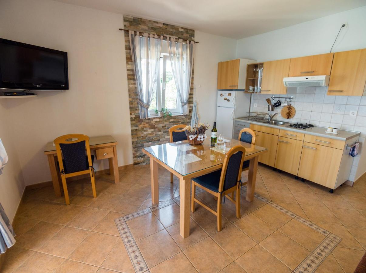 Apartmani Maslina Лун Экстерьер фото